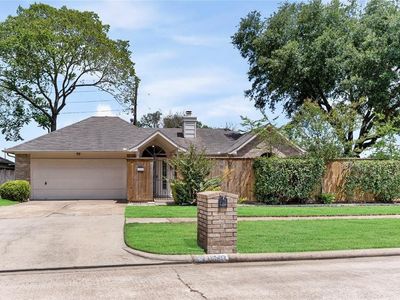 18502 Wood Glen Ln