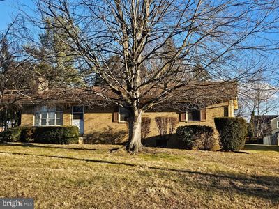 5078 Laura Dr