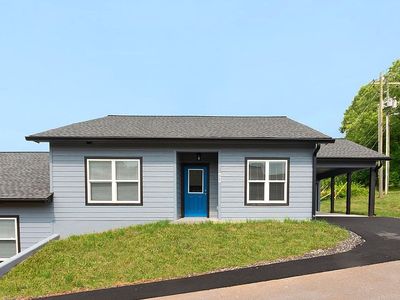 17 Diamond Ave