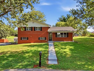 3328 Sheila Cir