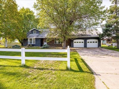 2611 Cumming Ave