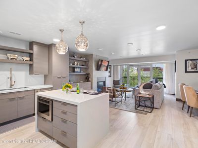 150 W Simpson Ave #408