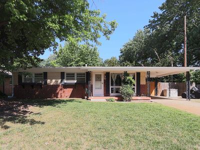 Property at 427 Ivah Dr, Haysville, KS