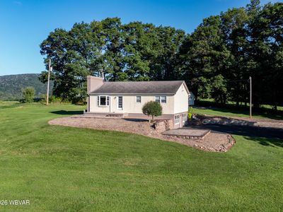 658 Lake Rd