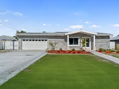 2313 SE Mariposa Avenue