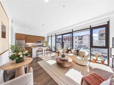 709 E Walnut St #315