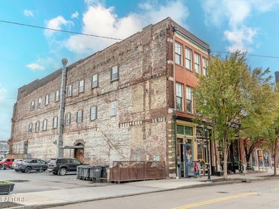 105 W Jackson Ave #2