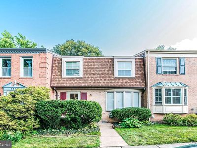 6611 Rosecroft Pl