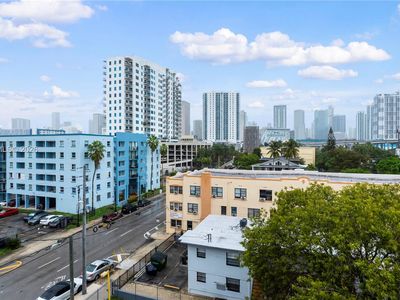 546 SW 1st St APT 603