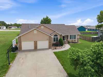 Property at 1216 S Chestnut St, Halstead, KS