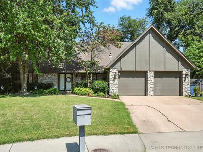 2904 S 95th East Ave