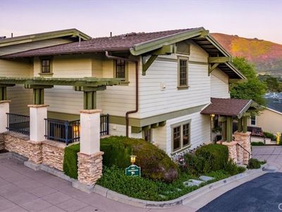 290 Ocean Oaks Ln