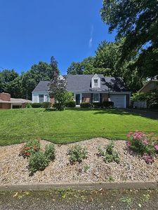320 Crest Dr