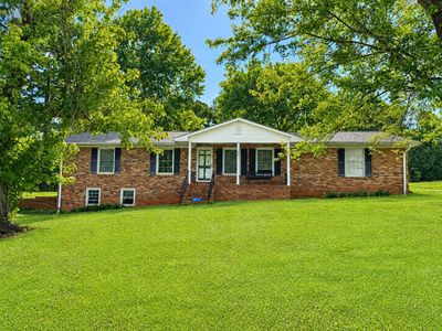 Property at 631 Riveroak Cir, Inman, SC