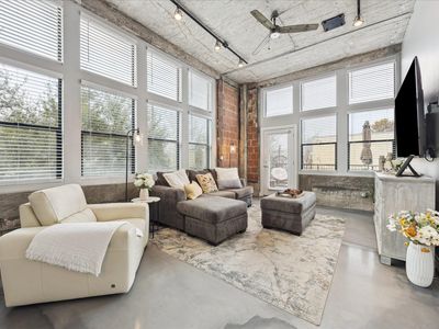 2323 Polk St APT 207