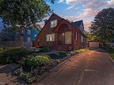 650 Sunset View Dr