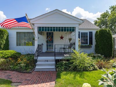 219 W La Salle Ave