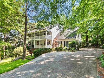 1403 Bramblewood Dr SE