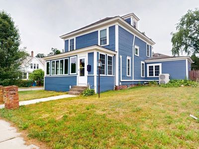 107 E Main St