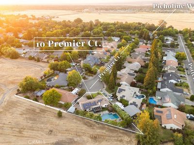 10 Premier Ct