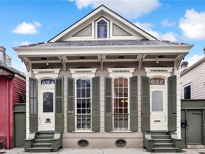 622-24 Burgundy St
