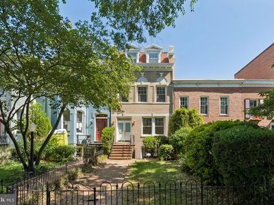 916 E Capitol St NE