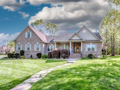 227 Donsdale Dr
