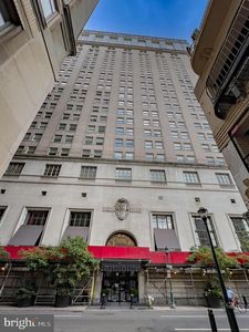 111 S 15th St APT 2209