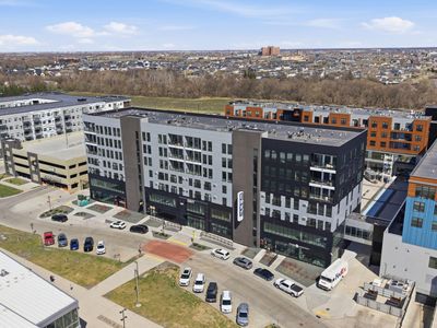 360 32nd Ave W #611