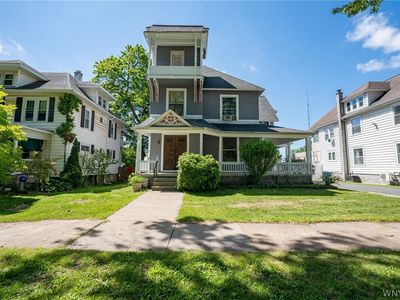 102 Niagara St