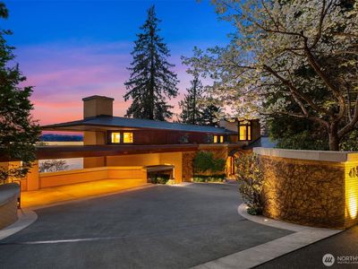 415 Shoreland Drive SE