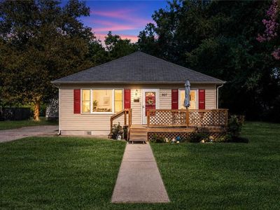607 Warwickshire Ct