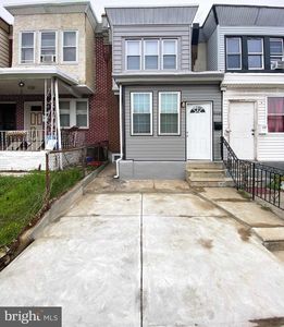 4446 N 4th St