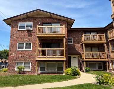 6447 S Narragansett Ave APT 1B