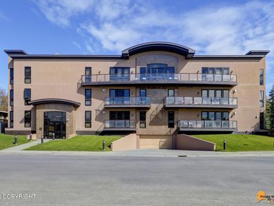 101 W 13th Ave #104