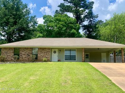 102 McClendon Dr
