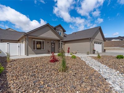 834 Autumn Crest Drive