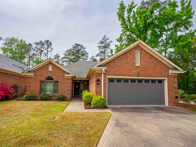 8 Southbury Ln