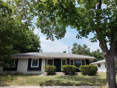 8334 W Denver AVENUE