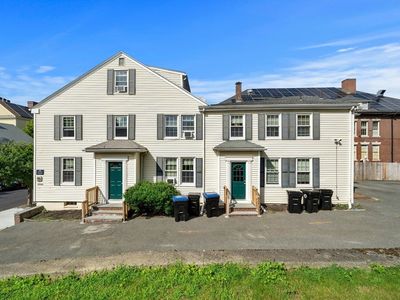 19 Essex St