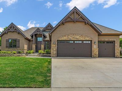 5813 Robinson Dr