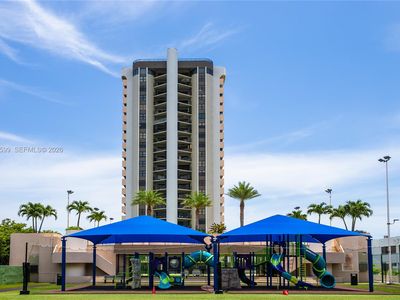 1800 NE 114th St APT 2309