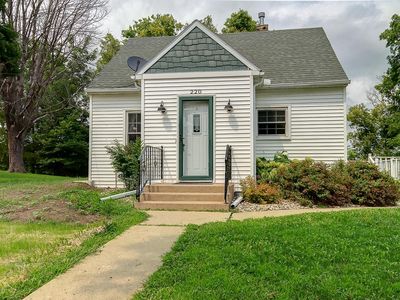 220 Green St W