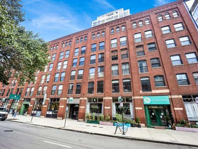 225 W Huron St APT 212