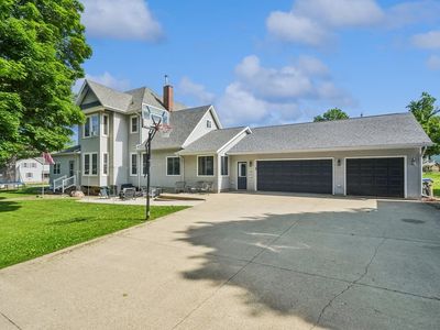 204 College Ave NE