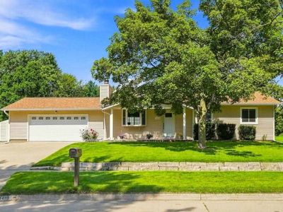 1498 Valley View Dr