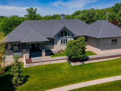 320 Painted Woods Dr