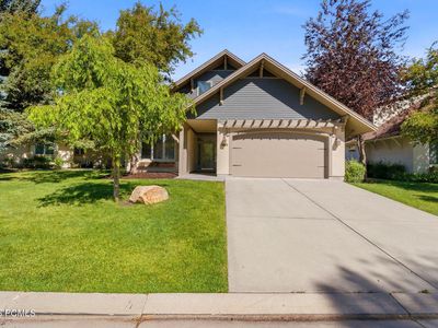 12 W Village Cir