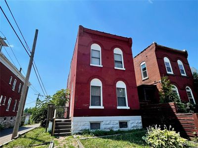 3943 Iowa Ave