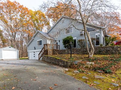 9 Hickory Hill Drive